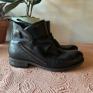 Eric Michael Black Chelsea Boots with Zipper Size 9.5 US 40 EU